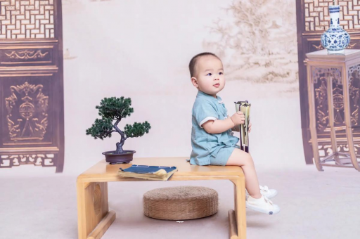 荆州宝宝总吐奶什么原因